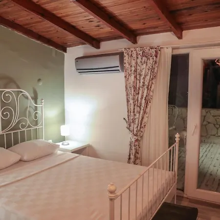 Bee Alaçatı Otel