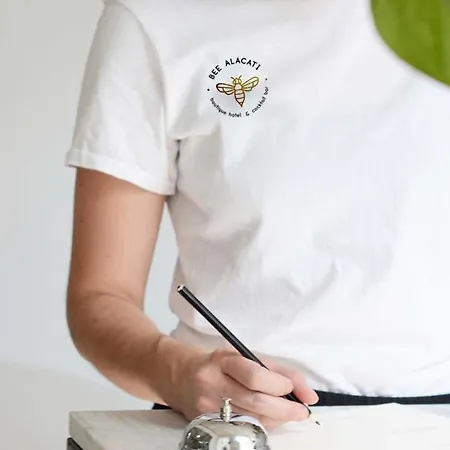 Bee Alaçatı Çeşme
